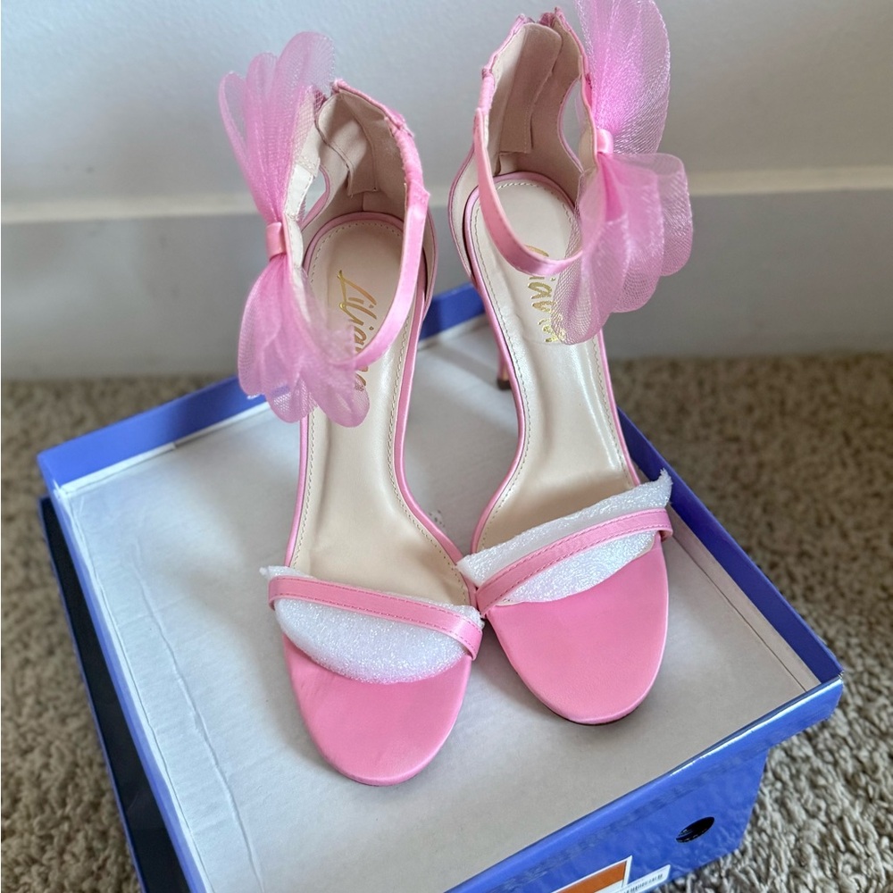 Pink Satin Bow High Heels Sz 8 - Picture 3 of 8